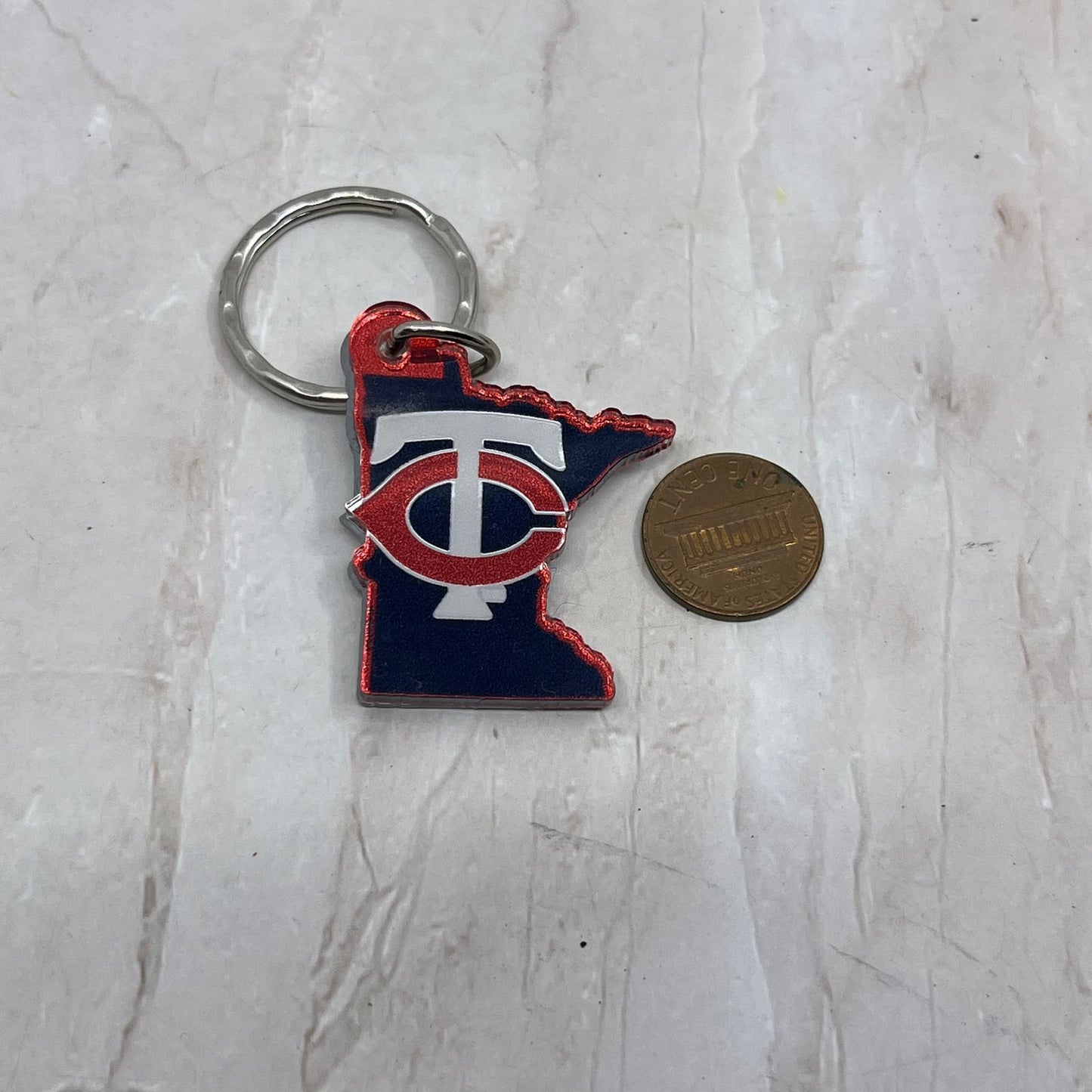 Vintage Minnesota Twins Baseball MLB Acrylic Mirror Back Keychain SB8