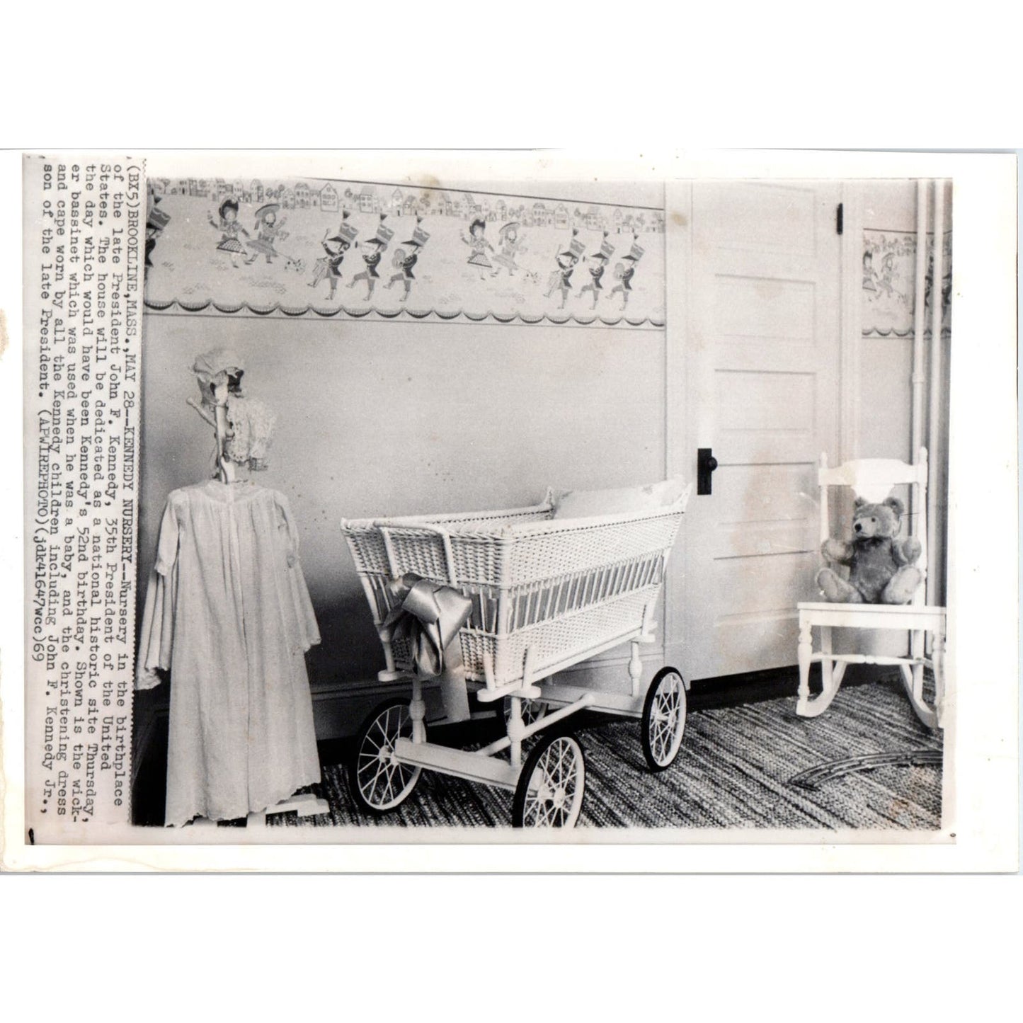 John F. Kennedy Birthplace Brookline 1969 6x9 Original Press Photo D1-P