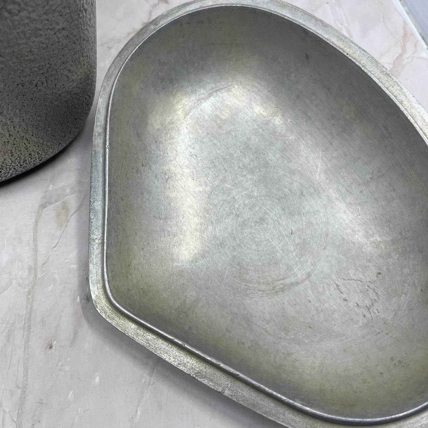 1930s Century Silver Seal Hammered Cast Aluminum Triangle Heart Pot & Lid TH5