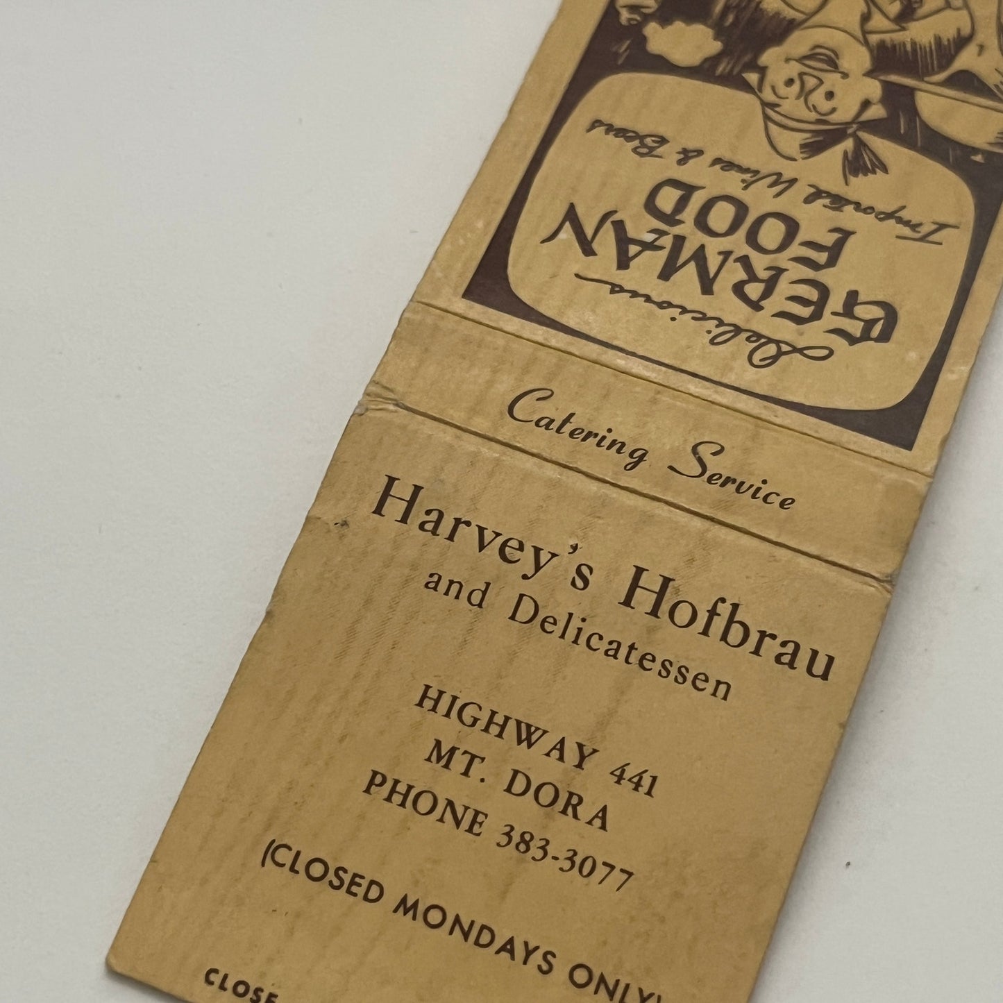 Harvey's Hofbrau and Delicatessen Hwy 441 Mt. Dora Vtg Matchbook Cover MM4-1