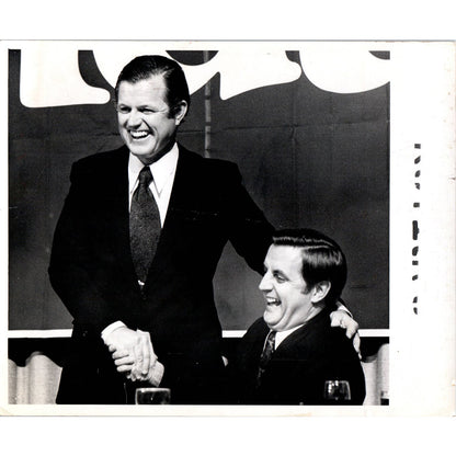 Ted Kennedy & Walter Mondale Joke About Minnesota Vikings 8x10 Press Photo D1-P