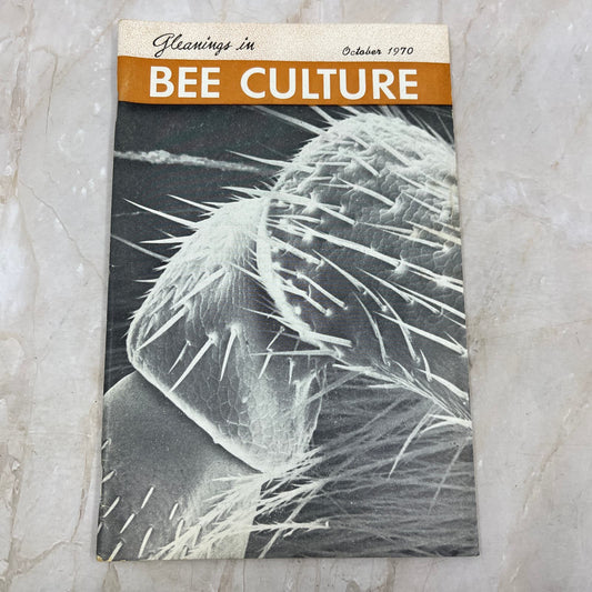 1970 Oct Gleanings in Bee Culture Magazine Bees Beekeeping Honey M8