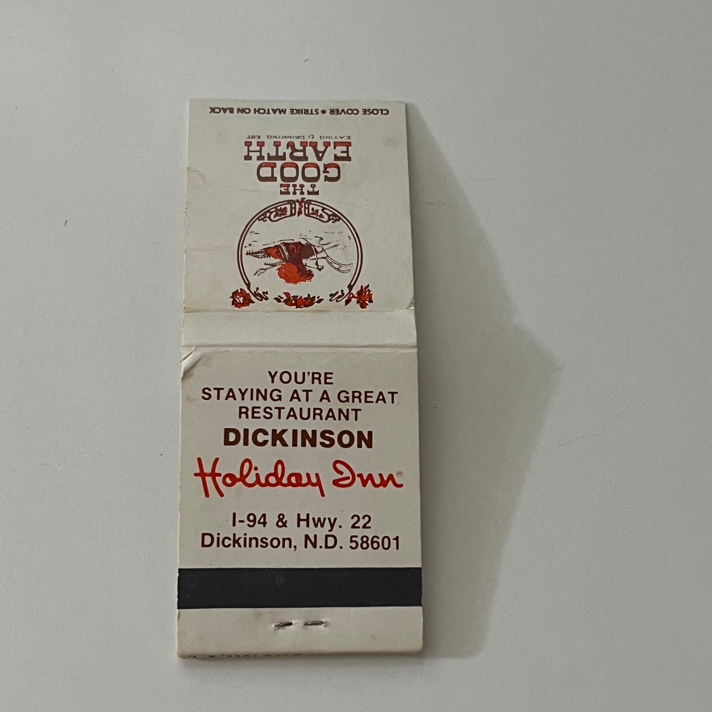 The Good Earth Restaurant Dickinson ND Holiday Inn Vintage Matchbook SC4-R7