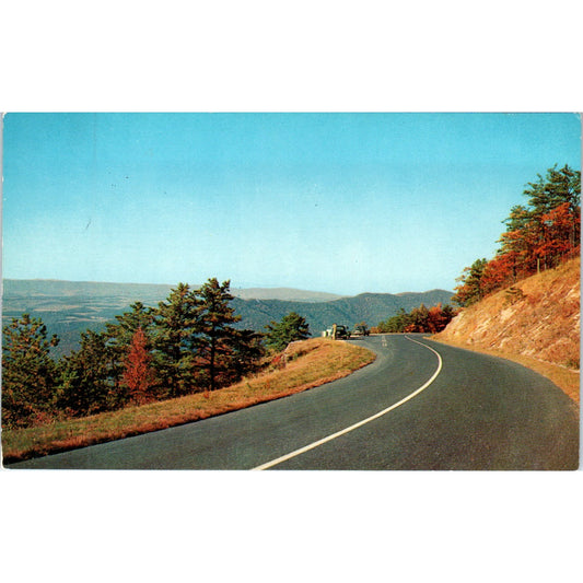 Mountain and Valley Overlook on Skyline Drive Vintage Postcard PE6