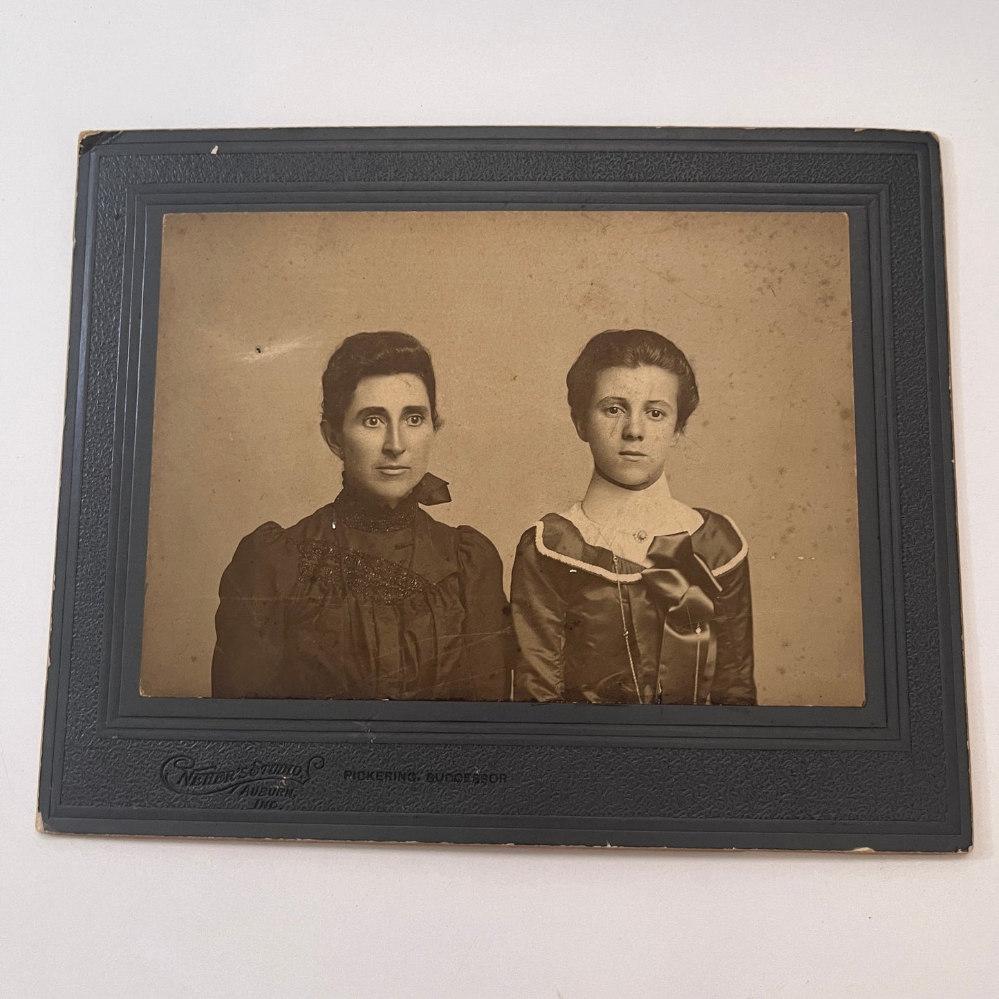 Mother & Daughter - Neher's Studio Auburn IN Antique Victorian CDV Card H4-2