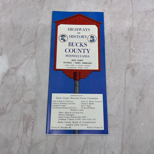 1970s Bucks County PA Travel Guide and Fold Out Map TH9-TM1