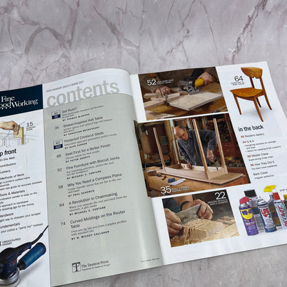 Crosscut Sled - Aug 2012 No. 227 - Taunton's Fine Woodworking Magazine M36