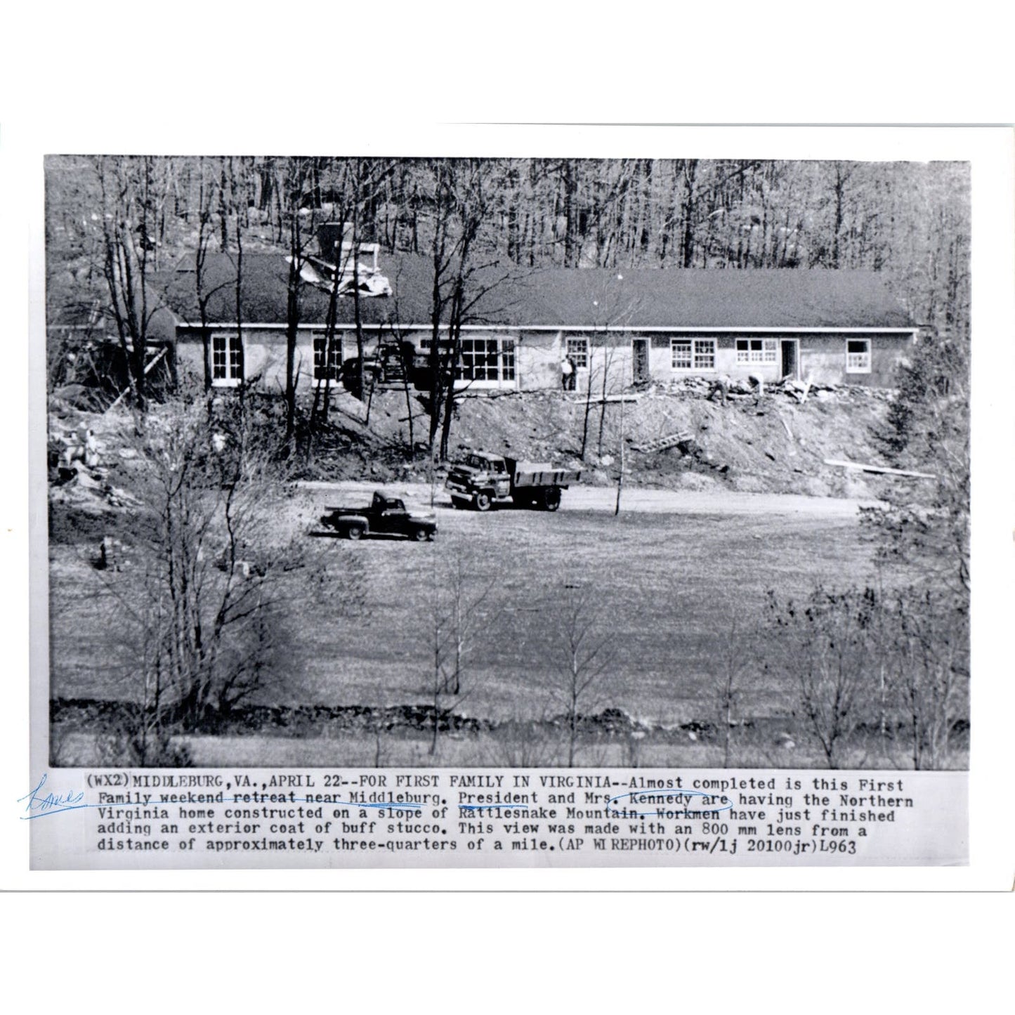 JFK Middleburg Rattlesnake Mountain Retreat 1963 7x10 Original Press Photo D1-P