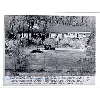 JFK Middleburg Rattlesnake Mountain Retreat 1963 7x10 Original Press Photo D1-P