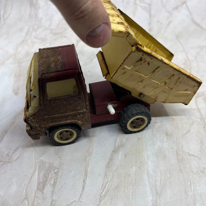 MARX Toys Pressed Steel Red and Yellow Dump Truck Made in Japan 7."x3.5 TH5