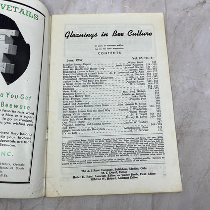 1957 June Gleanings in Bee Culture Magazine Bees Beekeeping Honey TD7