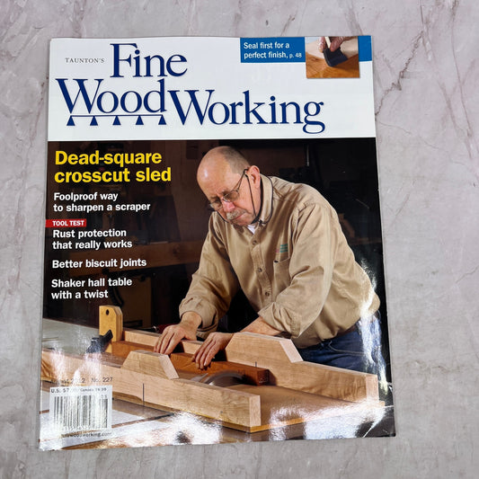Crosscut Sled - Aug 2012 No. 227 - Taunton's Fine Woodworking Magazine M36