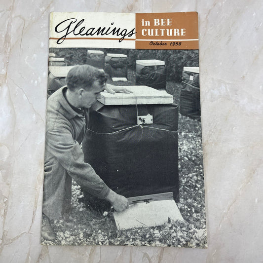 1958 Oct Gleanings in Bee Culture Beekeeping Magazine A.I. Root Co Medina OH TD5