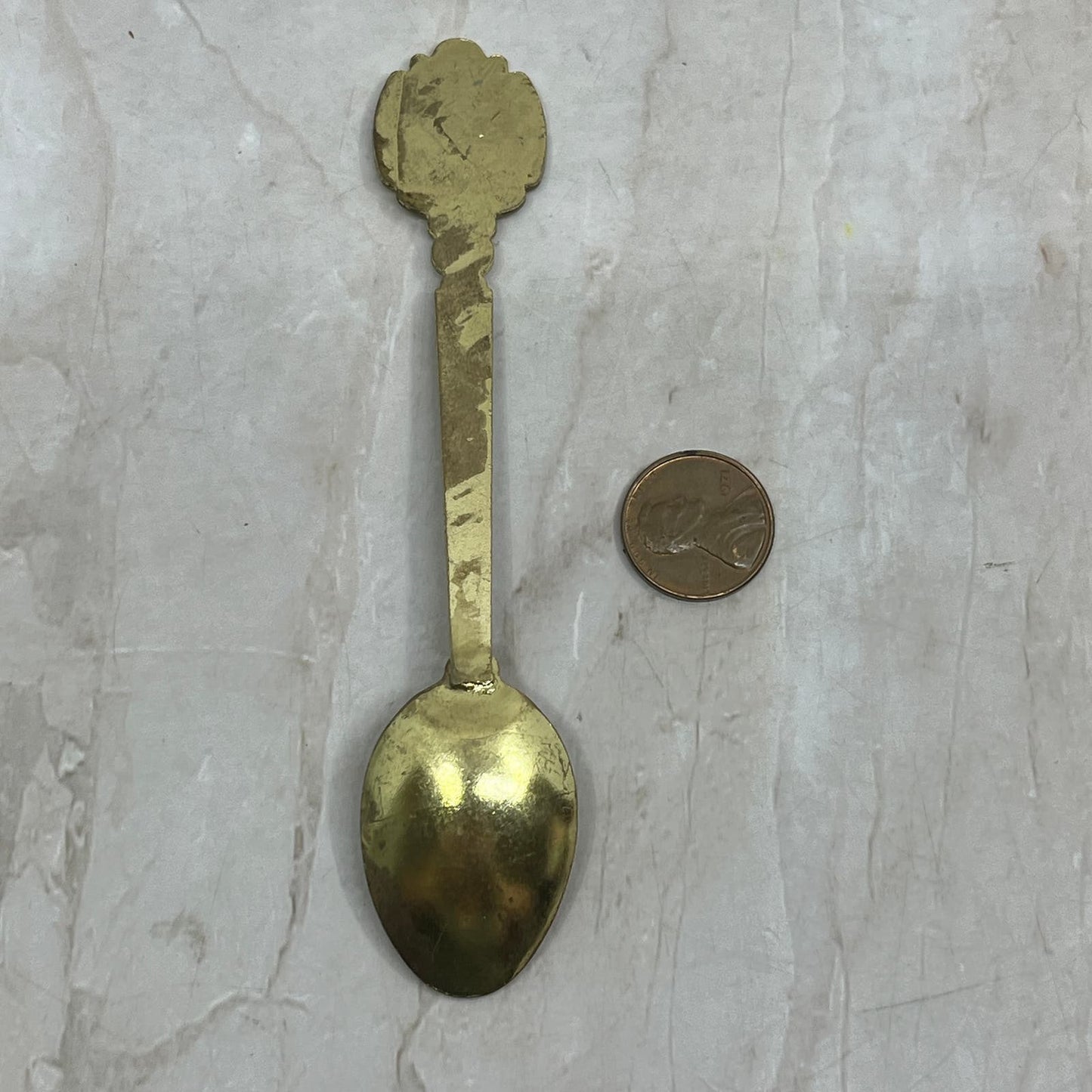 Vintage Cloisonne Gold Tone Hong Kong Souvenir Spoon TG9-SP