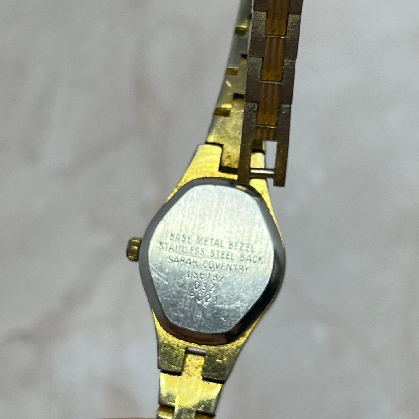 Vintage Ladies Watch Gold Tone Sarah Coventry Quartz Japan Movement SB3