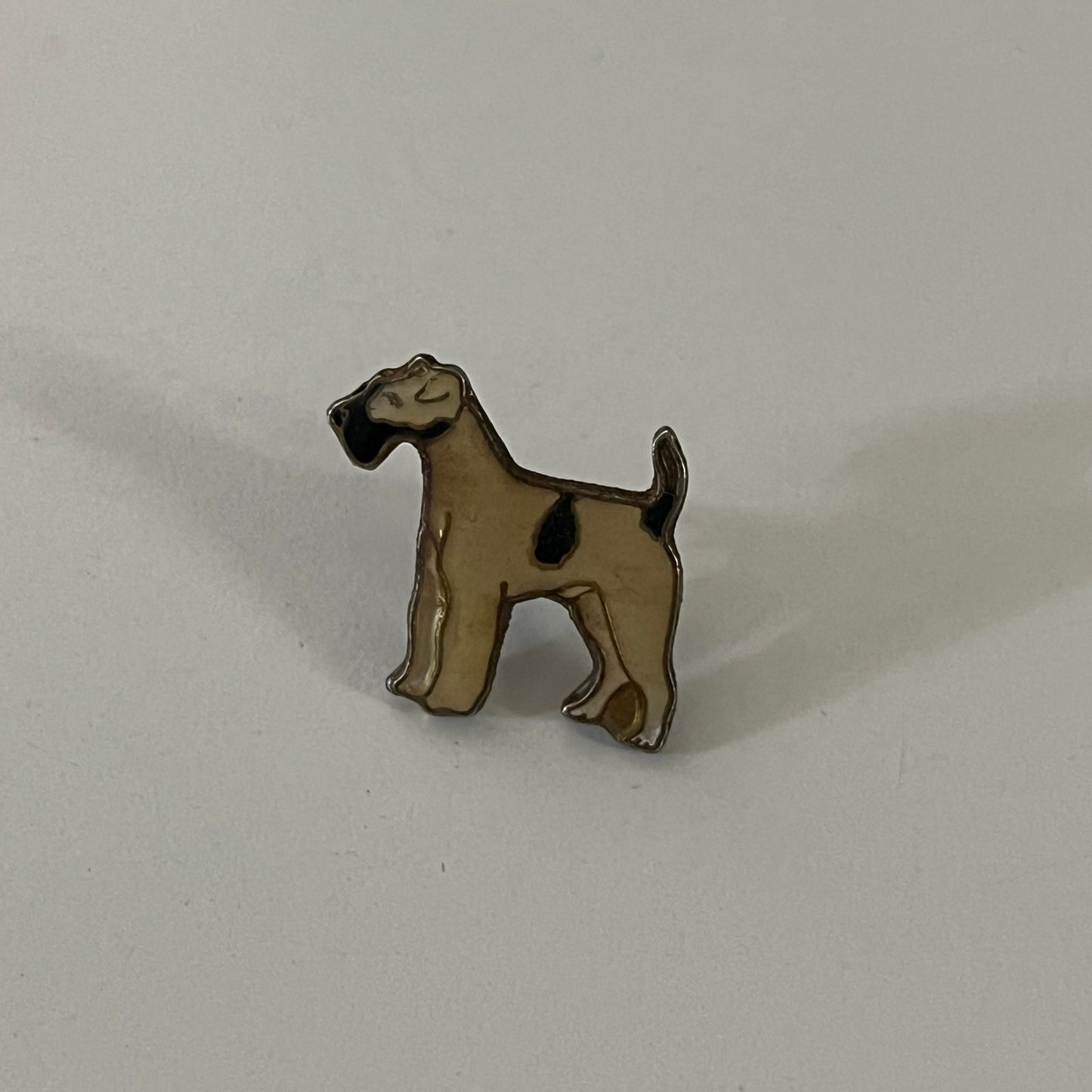 Terrier Wire Fox Schnauzer Airedale Vintage Lapel Pin Enamel Pinback Button SE9