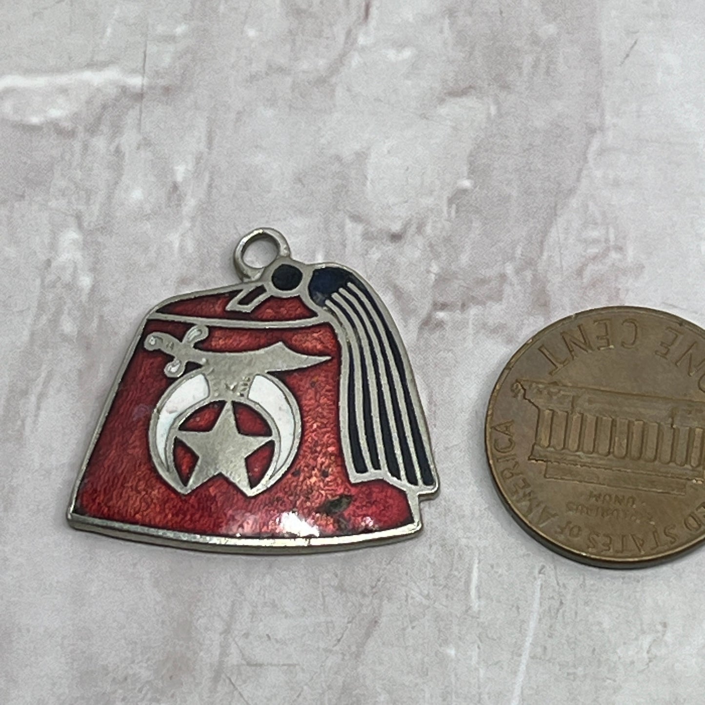 1958 Shriner Fez Enamel Knights Templar Masonic Freemason Pendant Charm SE5