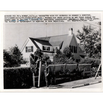 Workers Putting Fence Around JFK Kennedy Home Hyannisport 1966 Press Photo D1-P