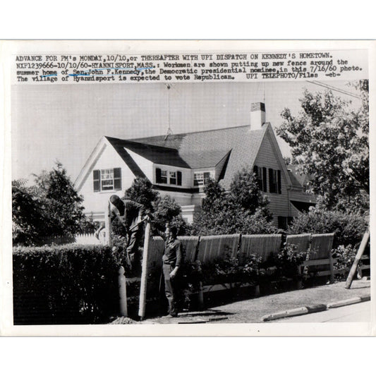 Workers Putting Fence Around JFK Kennedy Home Hyannisport 1966 Press Photo D1-P