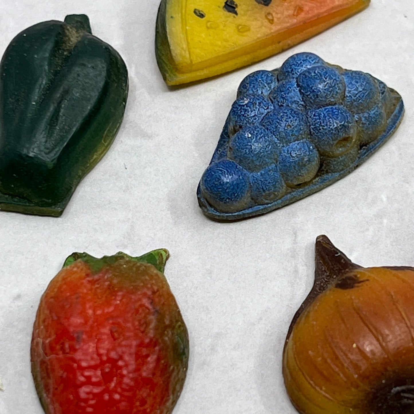 Vintage Lot of 5 Fruit & Vegetable Magnets Grapes Onion Strawberry SB7