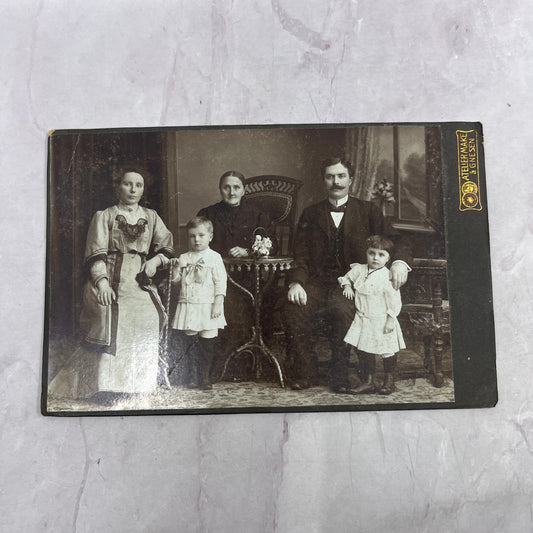 Family Portrait Atelier Make à Gnesen 4x6" Antique CDV Card Photograph TC5-RD