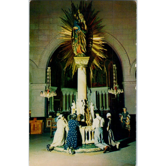The Miraculous Statue Beaupre Quebec Canada Vintage Postcard PE6