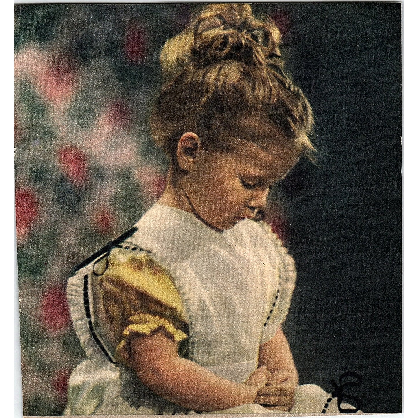 Retro Kitsch Photograph of Little Girl Praying Vintage Art Print 5x5 V19