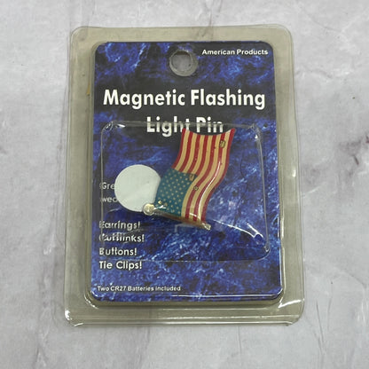 Vintage American Flag Magnetic Flashing Light Pin NOS Sealed in Package SE2