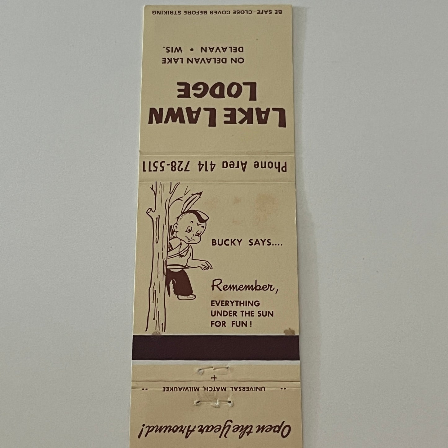 Lake Lawn Lodge on Delavan Lake Delavan WI Matchbook Cover TB6-MB2-4
