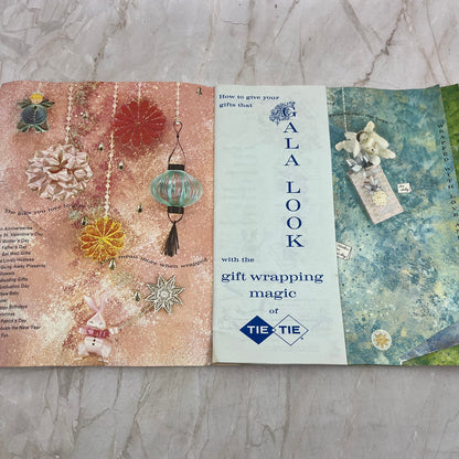 1962 Tie-Tie Gift Wrapping Magic Guide Chicago Printed String Co D9
