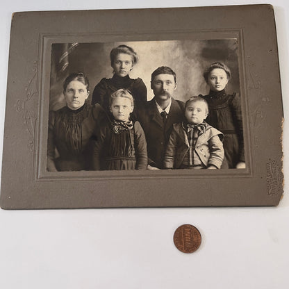 Family Portrait Dyall's Studio Mt. Pleasant IA Antique Victorian CDV Card H4-2