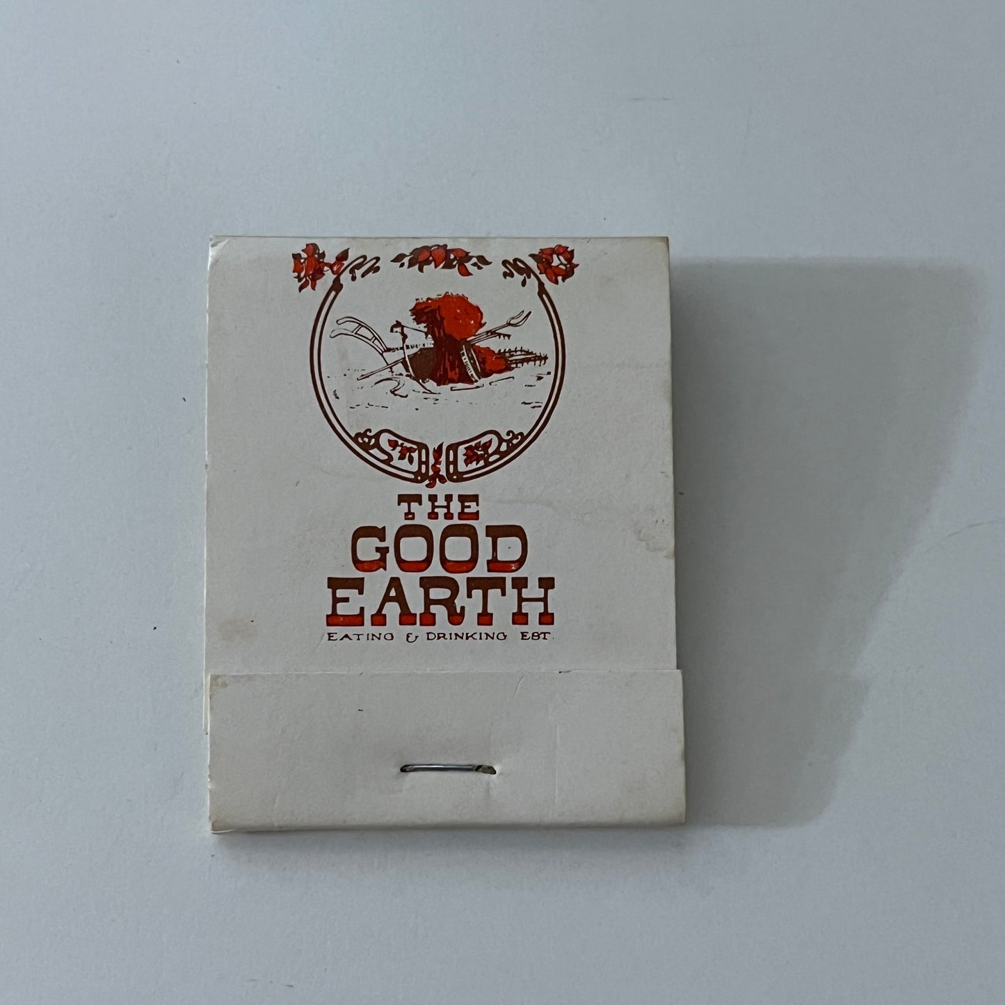 The Good Earth Restaurant Dickinson ND Holiday Inn Vintage Matchbook SC4-R7