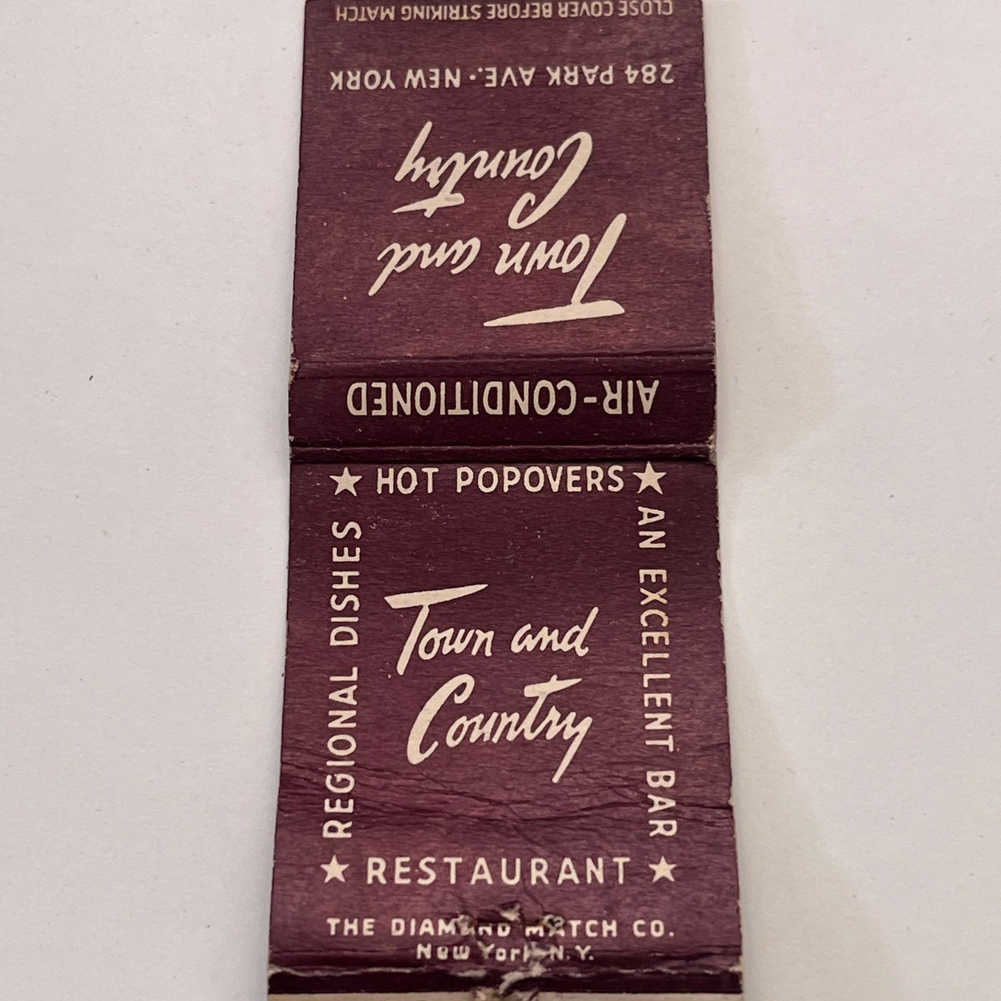 Town & Country Restaurant 284 Park Ave NY Vintage Matchbook Cover TB8-MB-15