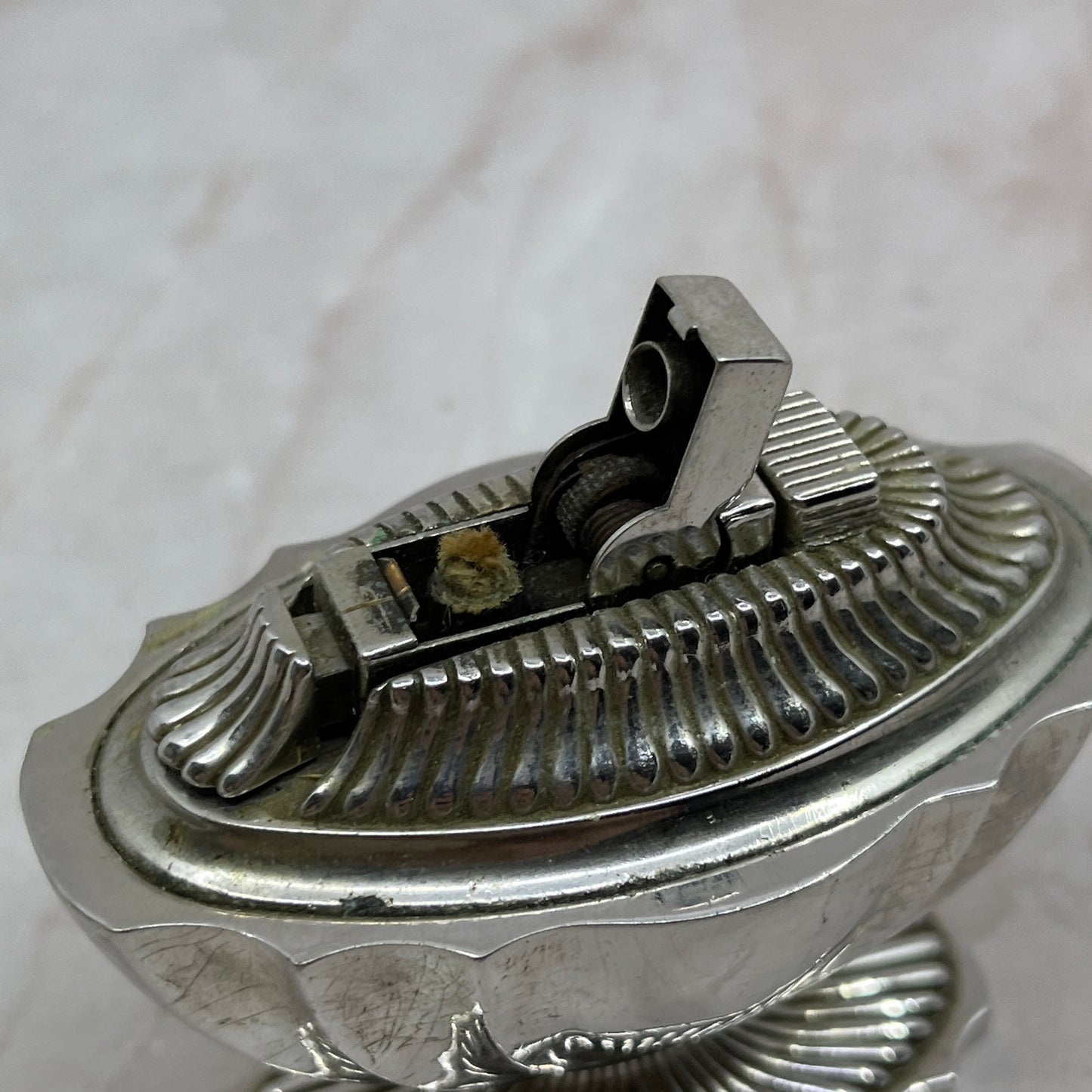 1940s Classic American Safety Razor Co. ASR Table Lighter Half Clam Shell TL18