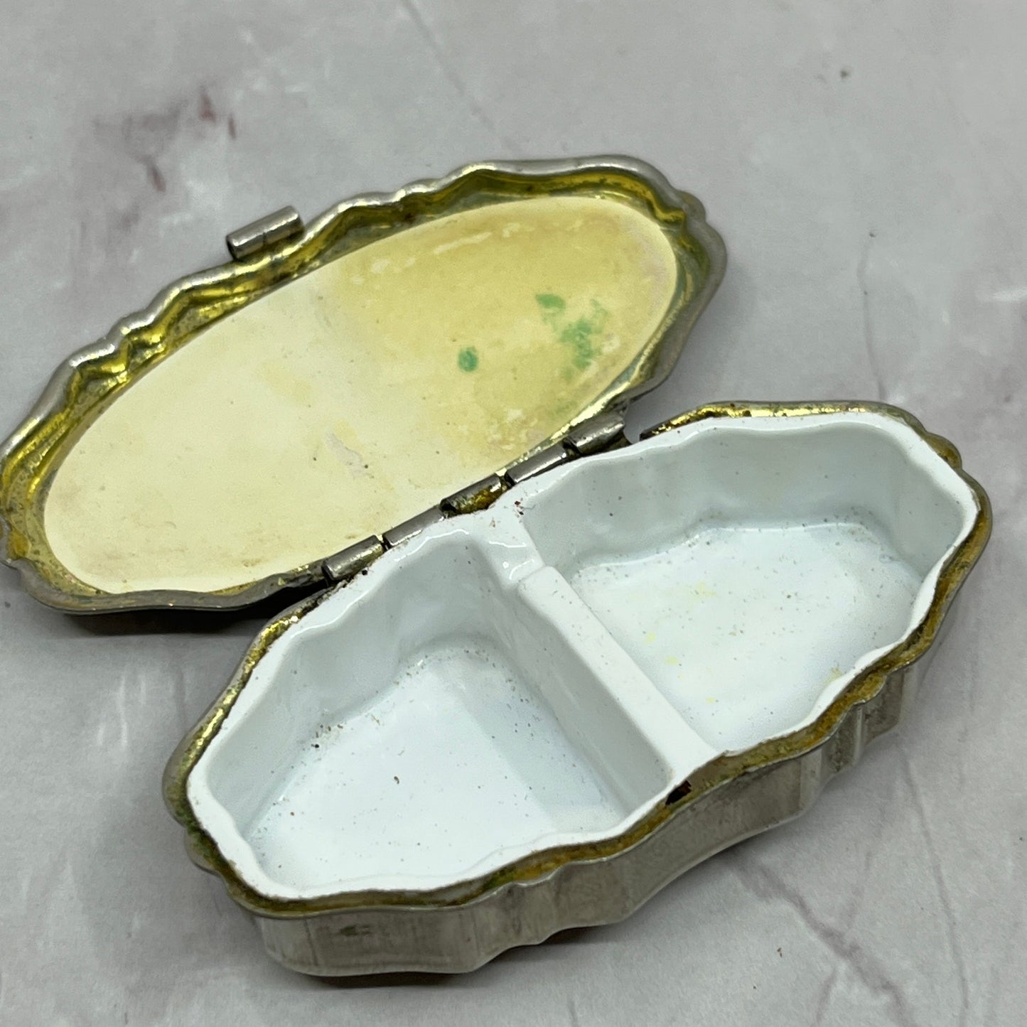 Vintage MCM Stamped Metal 2 Section Divided Pill Box Organizer SC1