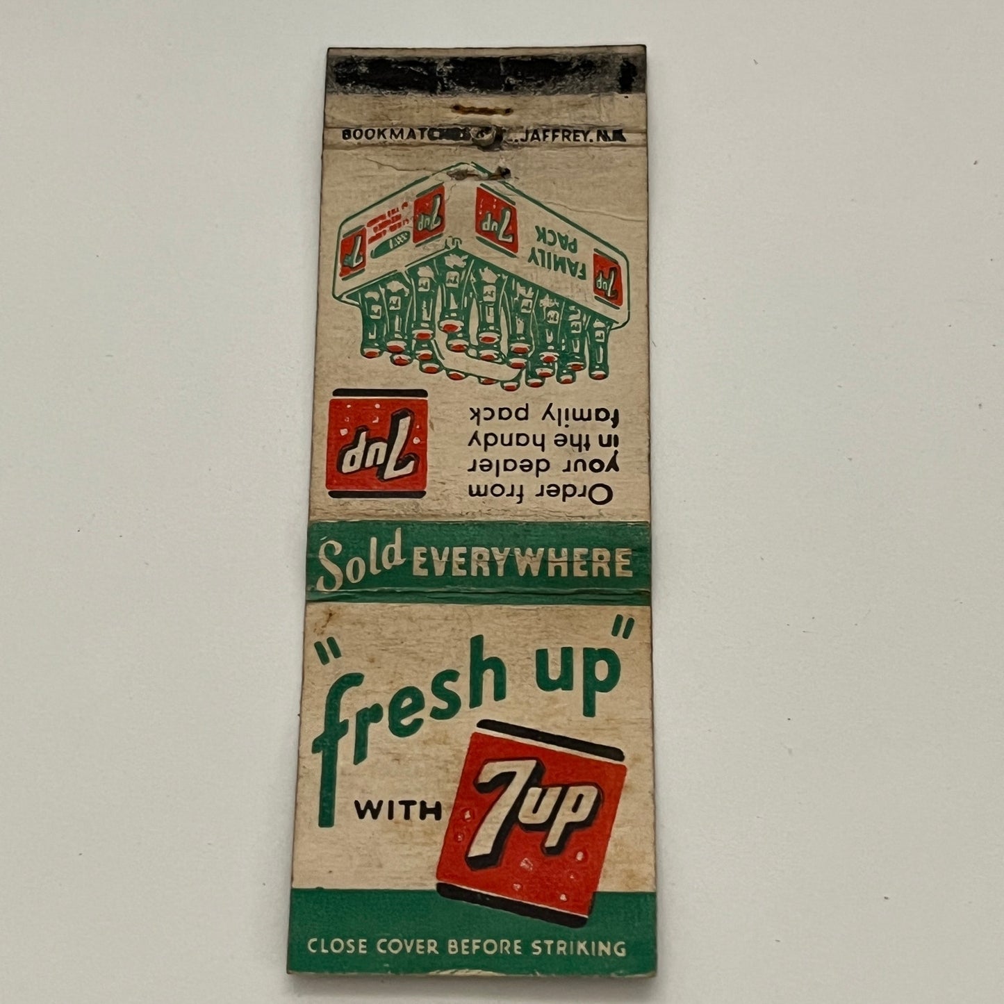 7Up Fresh Up Soda Pop Sold Everywhere Vintage Matchbook TB6-MB2-14