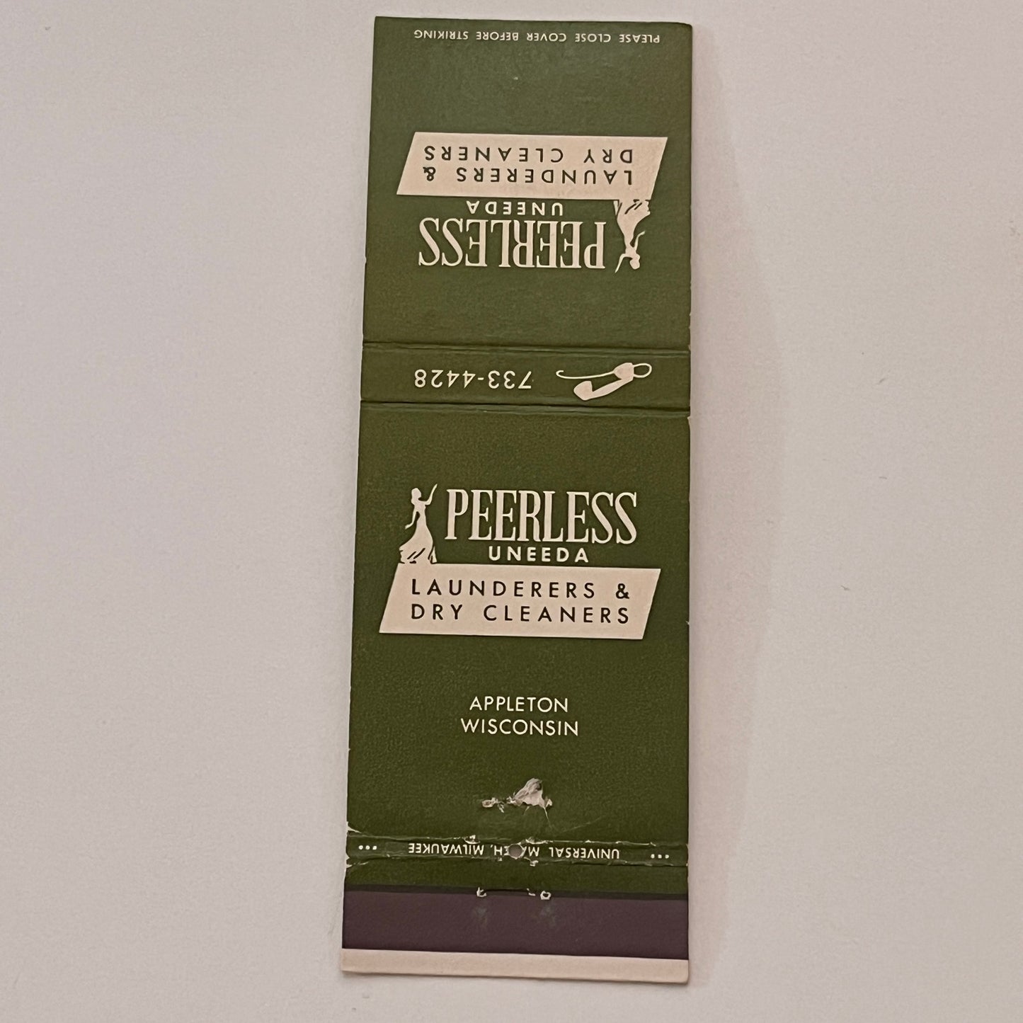Peerless Uneeda Launderers Appleton WI Vintage Matchbook Cover MB59-3