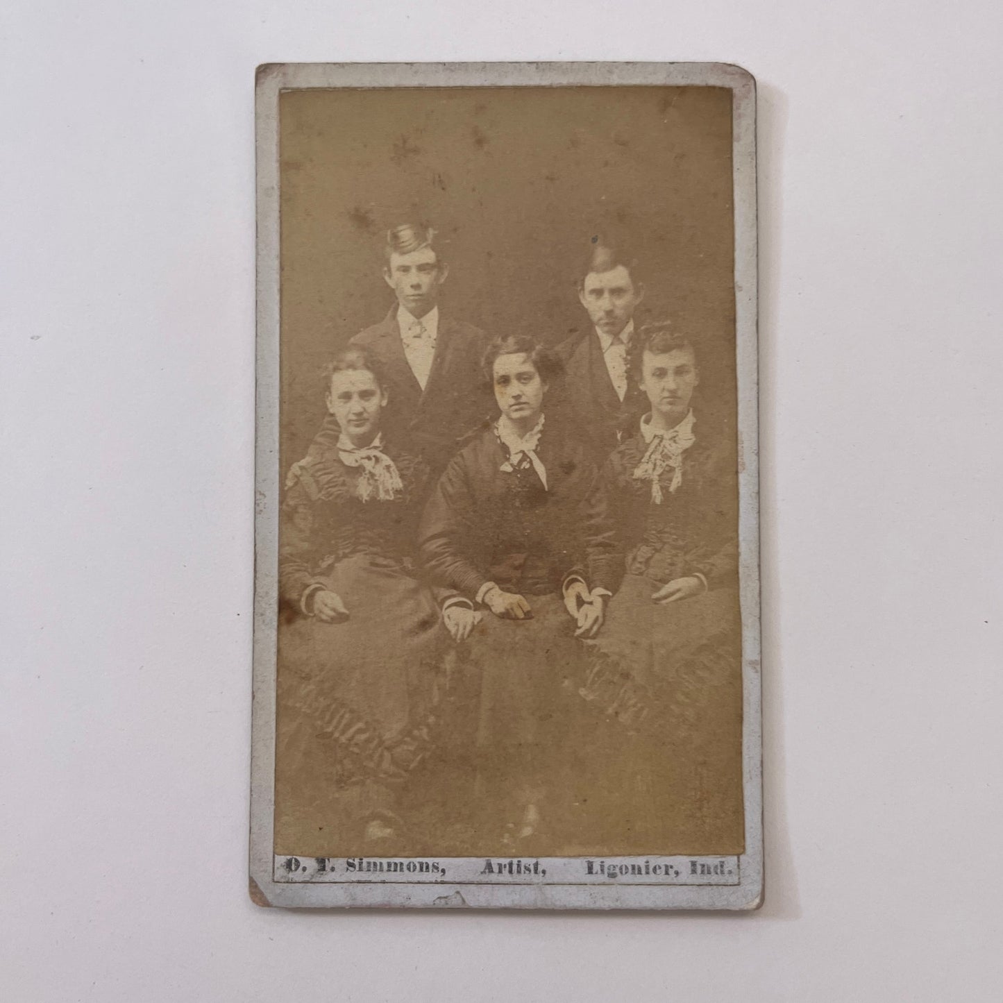 Group Photo by O.T. Simmons Ligonier IN Antique Victorian CDV Card H4-2