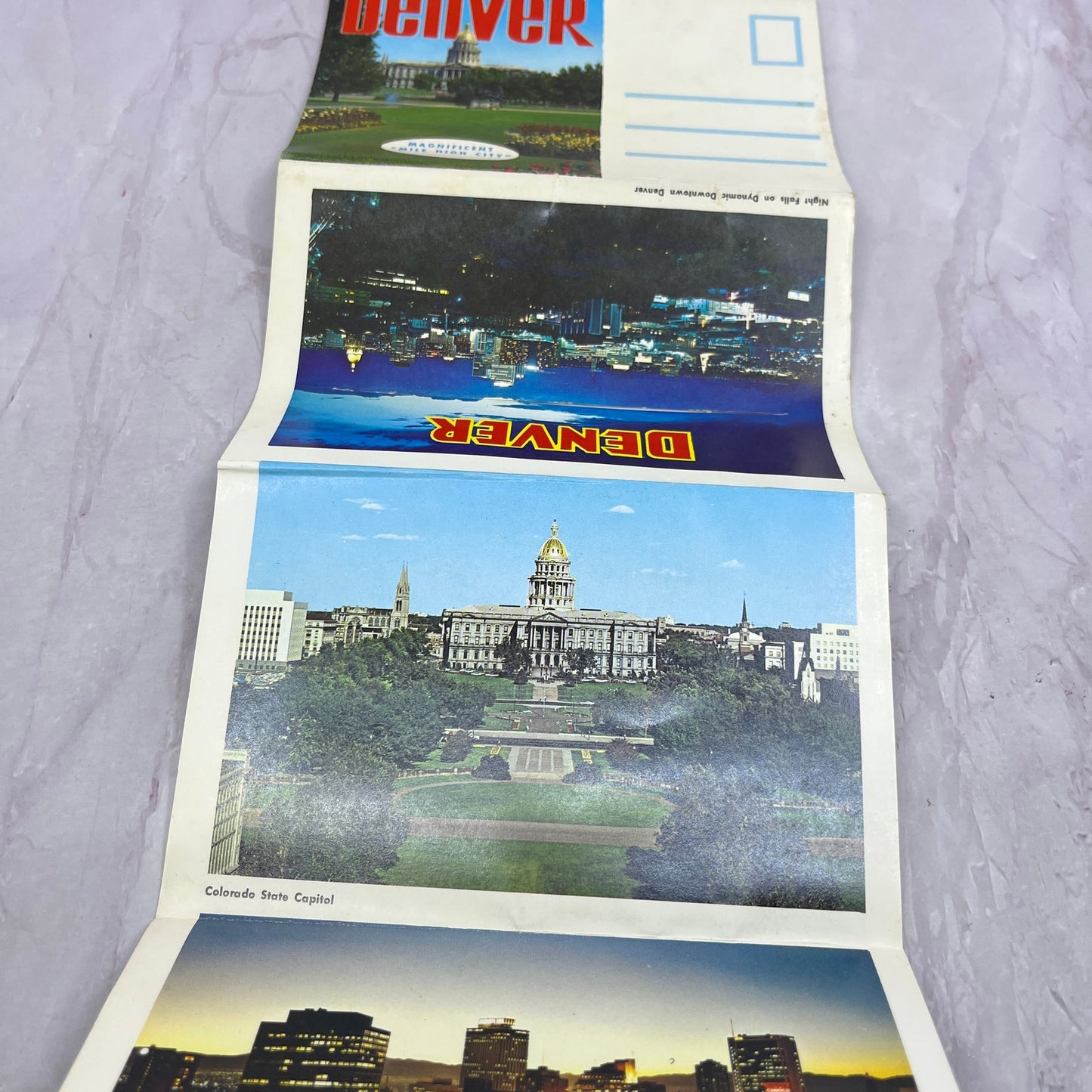 Vintage Denver CO Magnificent Mile High City Souvenir Folder TH2-MI1