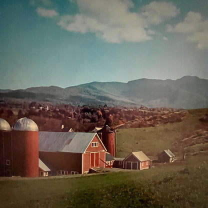 Vintage Red Farmstead in Vermont Scene 12x16" Art Print FL1