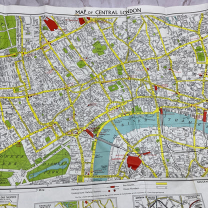 1960s Handy Map of Central London Fold Out Travel Map TH2-Y1