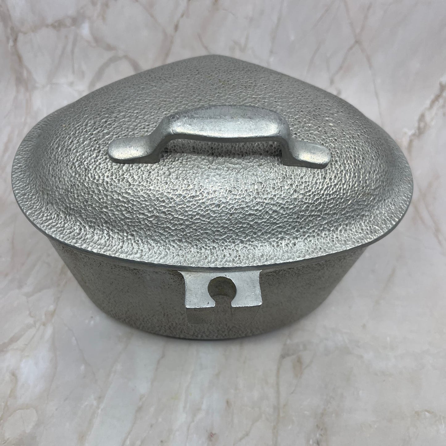 1930s Century Silver Seal Hammered Cast Aluminum Triangle Heart Pot & Lid TH5