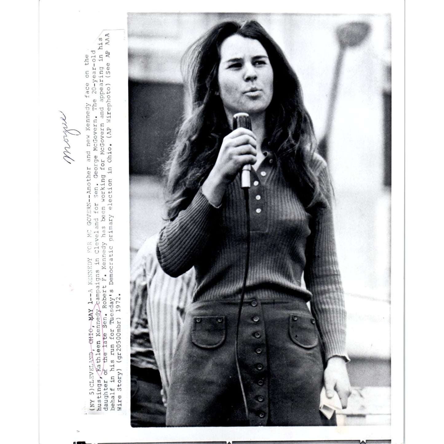 Kathleen Kennedy Campaigns for McGovern 1972 8x10 Original Press Photo D1-P