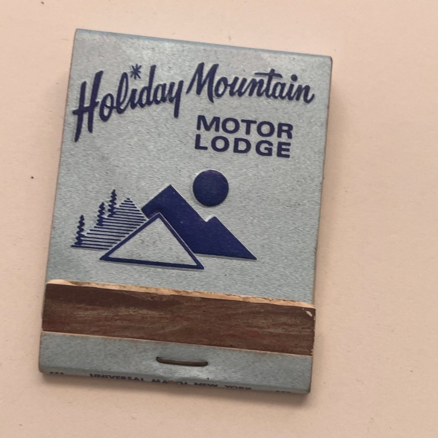 Holiday Mountain Motor Lodge Rock Hill IL Vintage Matchbook Cover TB8-MB2-8