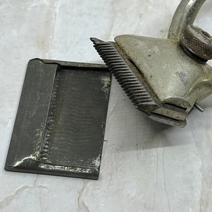 Antique Priest’s Manual Columbian Hair Clippers For Thrifty Homes TI9