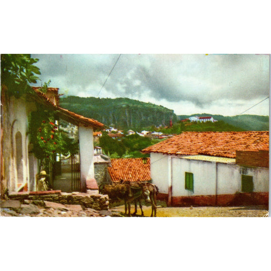 1952 Calle Tipica Taxco Grd. Mecico Vintage Postcard PD8