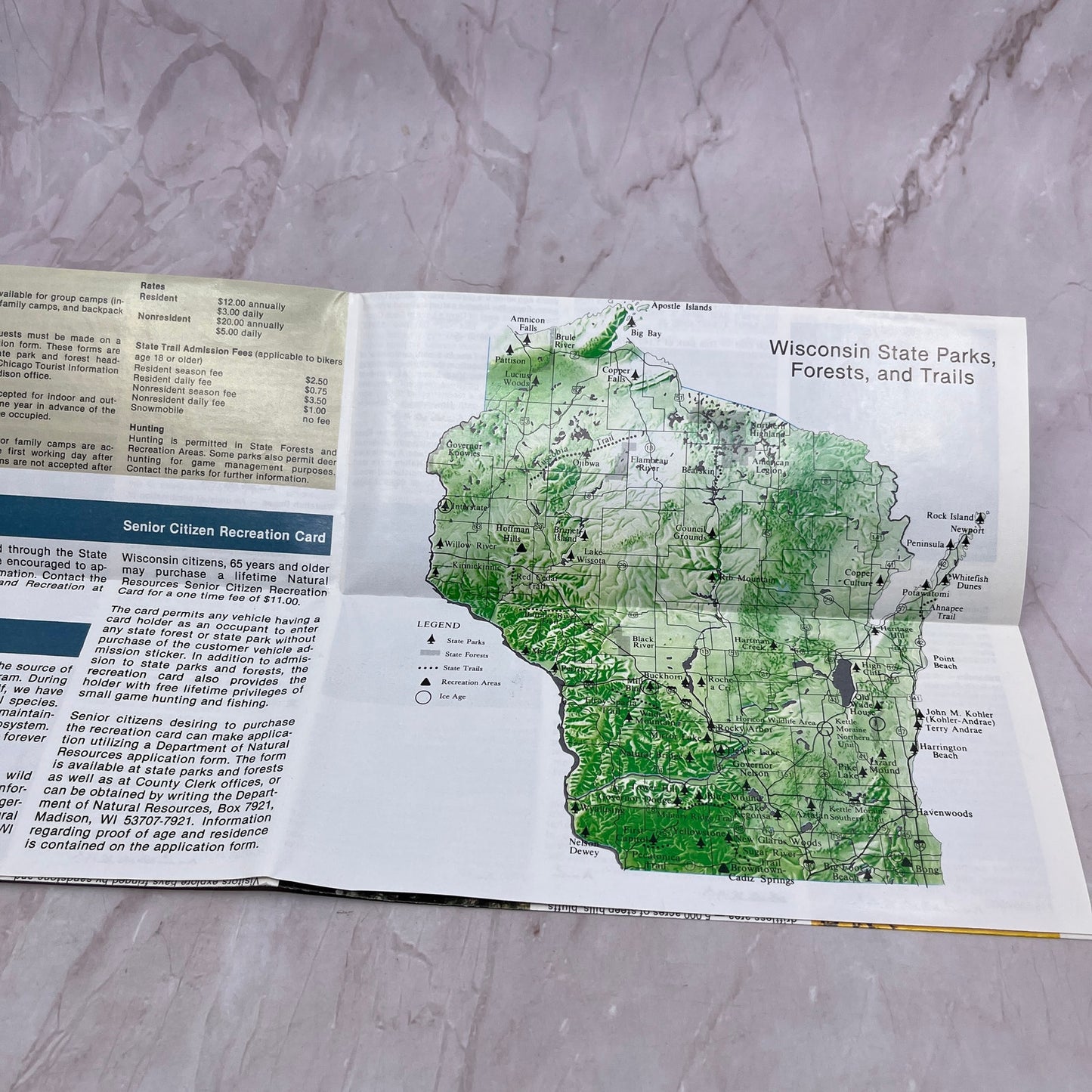 1980s Wisconsin State Parks Travel Guide and Fold Out Map L3-6