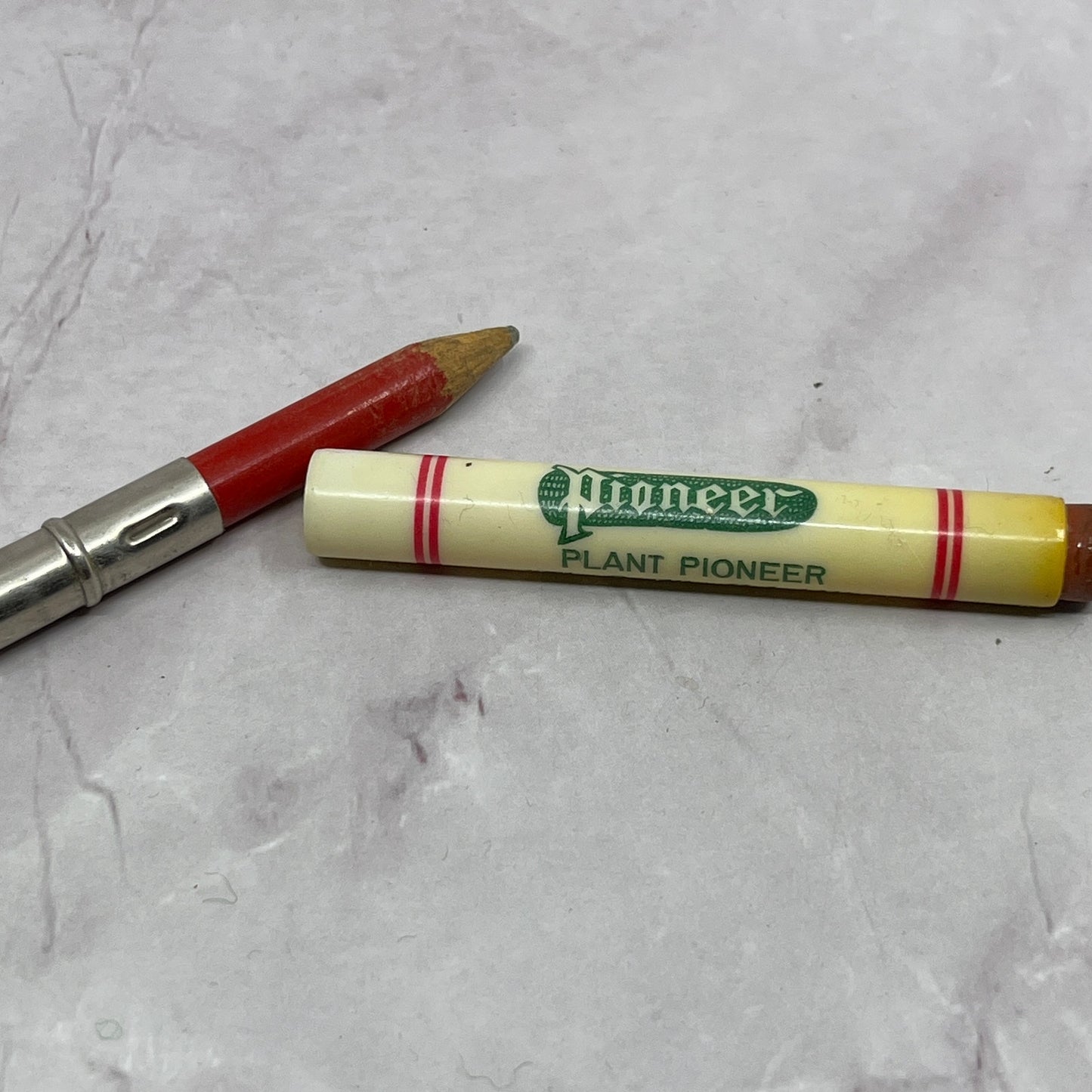 Vintage Elmer Cassenm Ellendale Minnesota Pioneer Seeds Bullet Pencil TC5-PN2