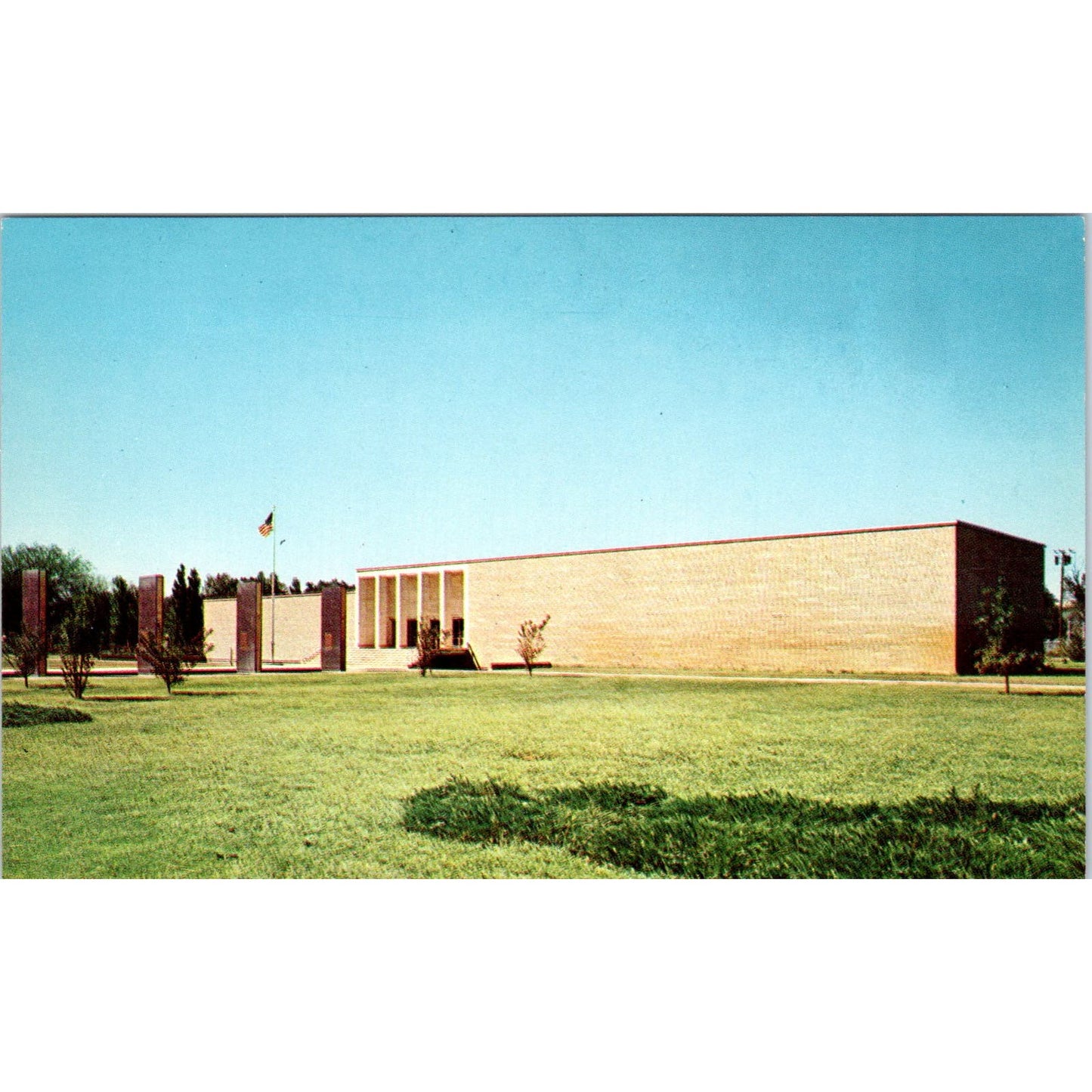 The Eisenhower Memorial Abilene Kansas Vintage Postcard PC12