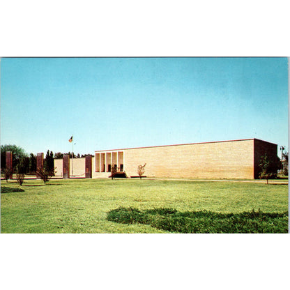 The Eisenhower Memorial Abilene Kansas Vintage Postcard PC12